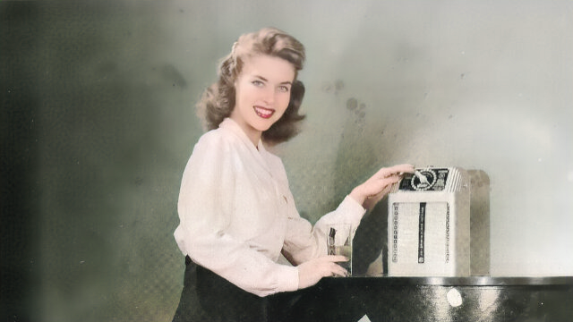 Lady with Buckley music box