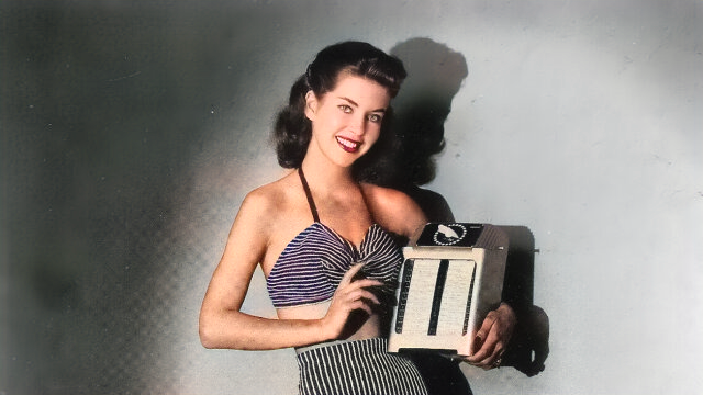 Lady with Buckley music box