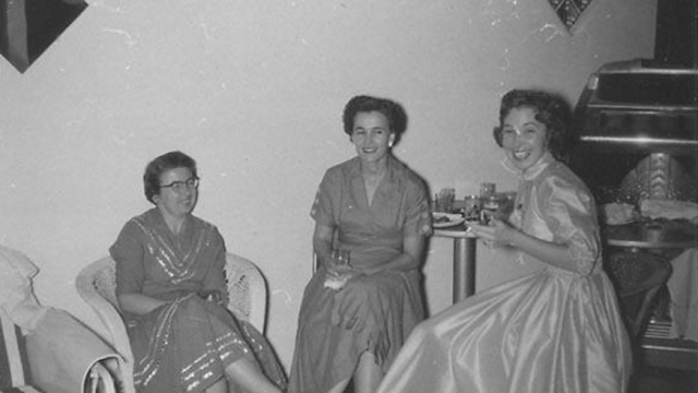 Three ladies sitting in front of a Filben Maestro